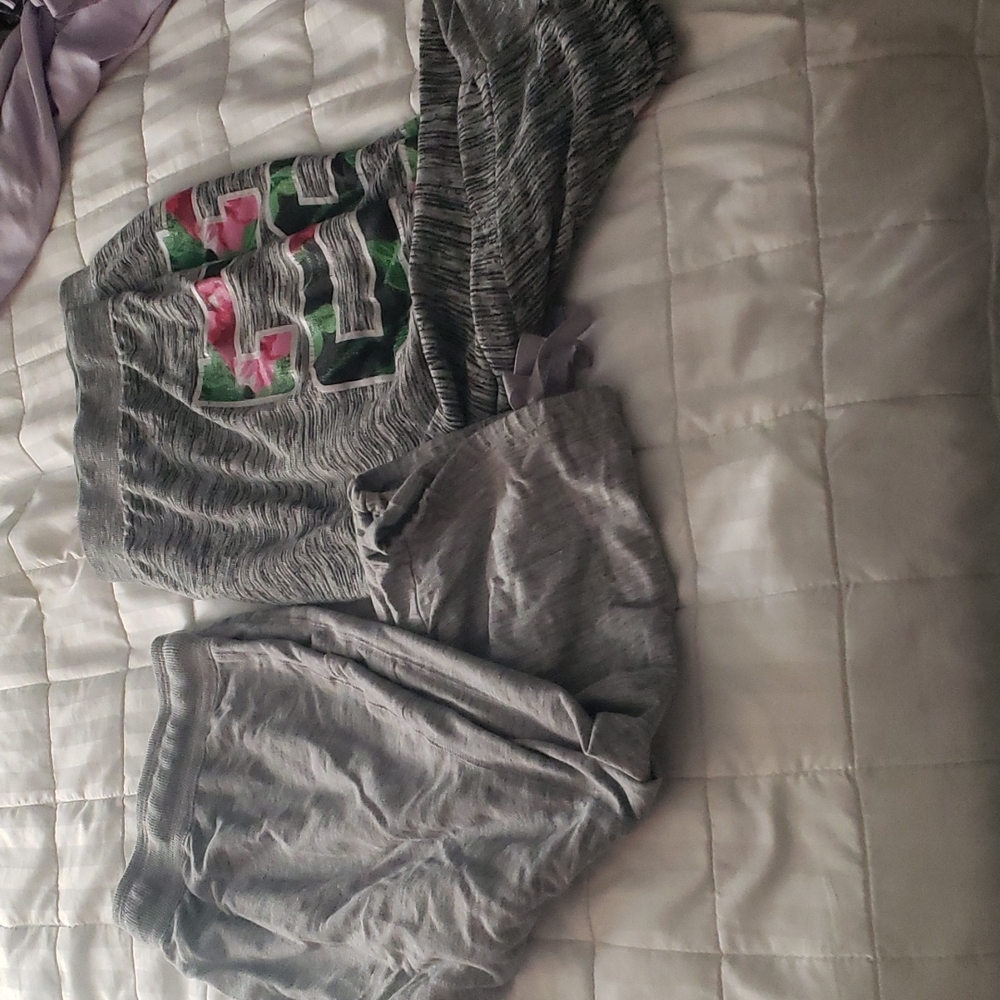 (2) Love capri joggers and bobby brooks